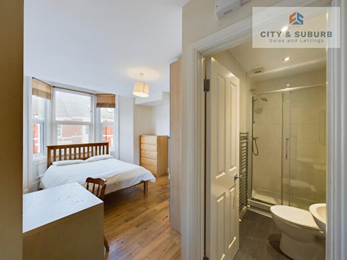 6 Bedroom Maisonette To Rent In Holmwood Grove, Newcastle Upon Tyne, Tyne And Wear, NE2