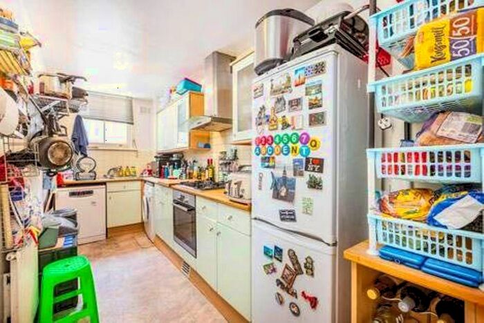 2 Bedroom Flat To Rent In Prima Road, Oval, SW9