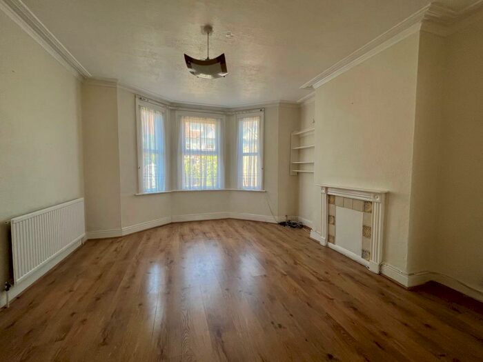 3 Bedroom Terraced House To Rent In Willingdon Road, Eastbourne, BN21