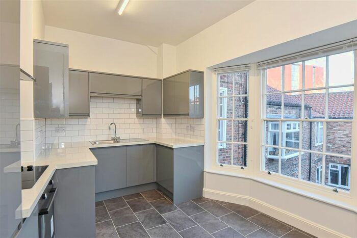 2 Bedroom Flat To Rent In Walmgate, York, YO1