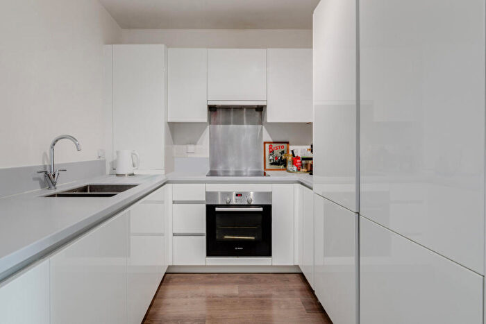 2 Bedroom Flat To Rent In Dreadnought Court, Surrey Quays, SE8