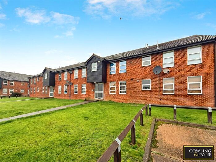 1 Bedroom Apartment For Sale In Cleveden House, Broadlands, Thundersley, SS7