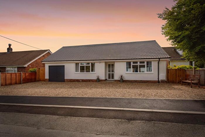 4 Bedroom Detached Bungalow For Sale In Mooreland Drive, Great Barton, Bury St. Edmunds, IP31