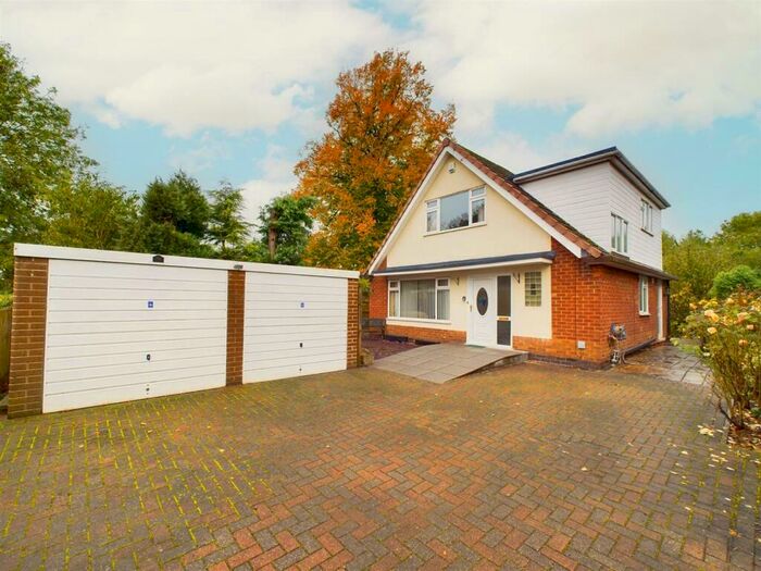 3 Bedroom Detached House To Rent In Doveridge Avenue, Carlton, Nottingham, NG4