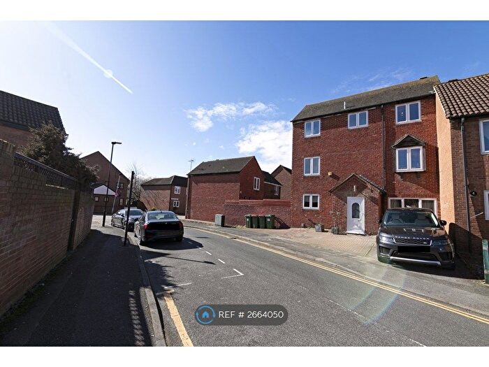 5 Bedroom Semi Detached House To Rent In Linton Gardens, London, E6