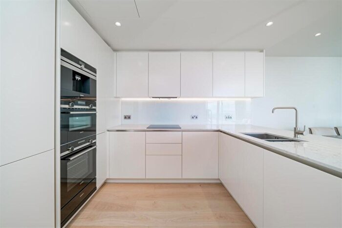 3 Bedroom Apartment To Rent In Hampton Tower, South Quay Plaza, London, E14