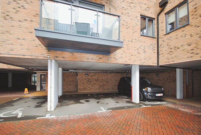 2 Bedroom Property For Sale In Gartlet Road, Watford, WD17