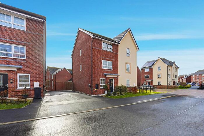 3 Bedroom Town House For Sale In Treacle Avenue, Macclesfield, SK11