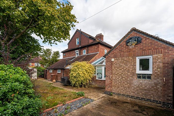 4 Bedroom Semi-detached House For Sale In Carlton Road, Oxford, OX2