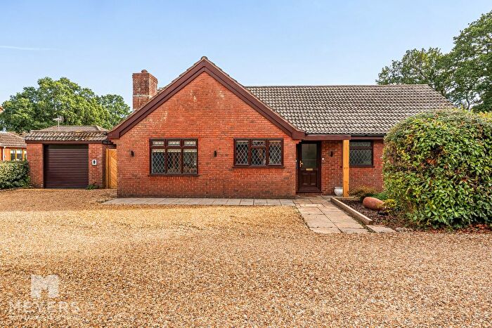 3 Bedroom Detached Bungalow For Sale In Brackendale Court, Three Legged Cross, BH21