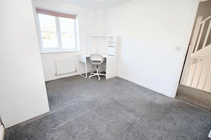 4 Bedroom Town House To Rent In Oakhurst Drive, Wardle, OL12