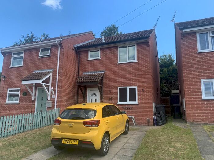 3 Bedroom Semi-Detached House To Rent In Lakeside Road, Ipswich, IP2