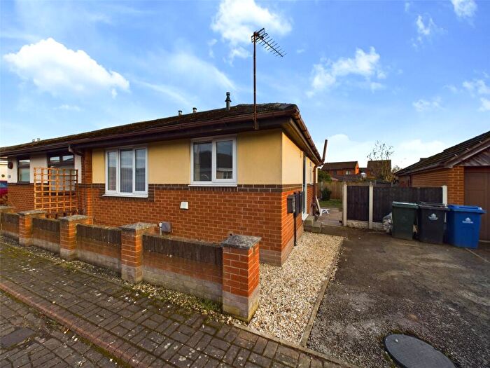 2 Bedroom Bungalow To Rent In Brampton Lane, Armthorpe, Doncaster, South Yorkshire, DN3