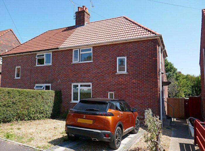 3 Bedroom Semi Detached House To Rent In St Andrrews Road, Yeovil, BA20