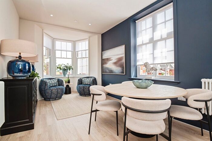 2 Bedroom Flat For Sale In Lodge Road, Caerleon, Caerleon, NP18