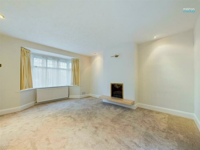 4 Bedroom House To Rent In Hove Park Road, Hove, BN3