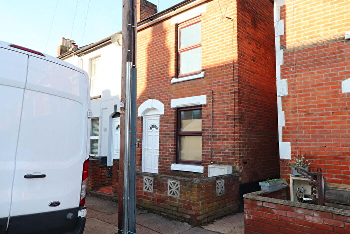 3 Bedroom End Of Terrace House To Rent In Kendall Road, Colchester, CO1
