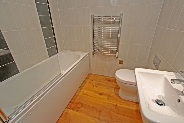 2 Bedroom Apartment To Rent In The Gables, Plains Road, Mapperley, Nottingham, NG3