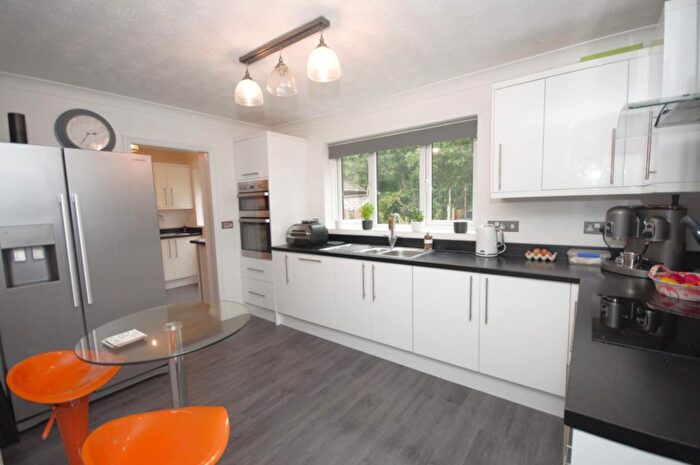 5 Bedroom Detached House For Sale In Laneside Hollow, Northampton, NN4