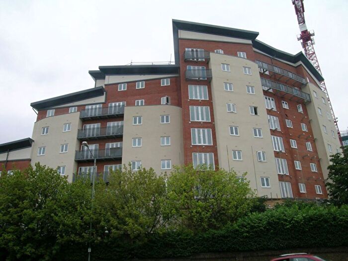 2 Bedroom Flat To Rent In Aspects Court, Slough, SL1