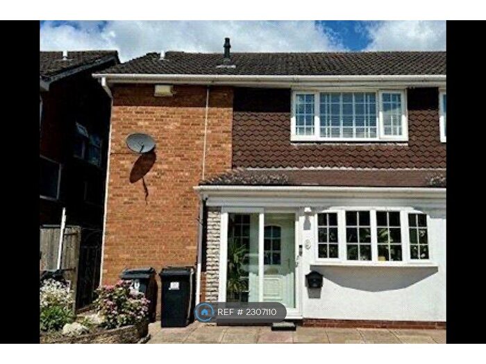 3 Bedroom Semi-Detached House To Rent In Hilltop Drive, Birmingham, B36
