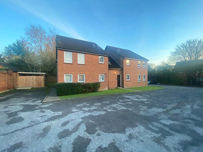 Flat To Rent In Heideck Gardens, Hutton, CM13