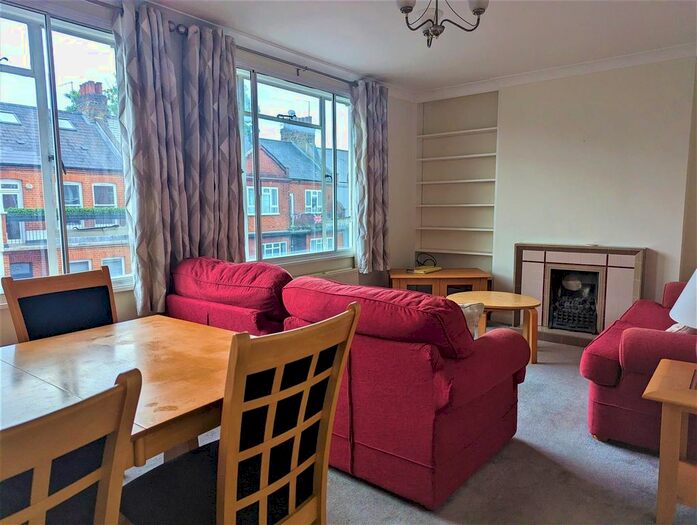 2 Bedroom Flat To Rent In New Kings Road, Fulham, London, SW6