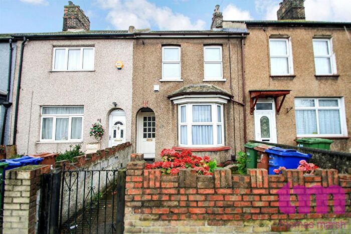 3 Bedroom Terraced House To Rent In London Road, South Stifford, Grays, RM20