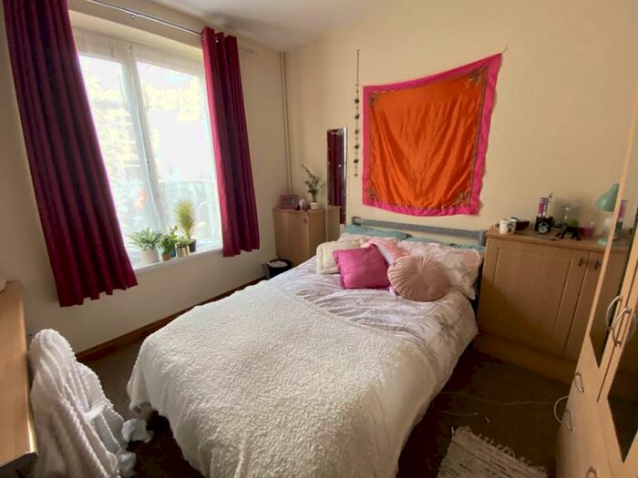 6 Bedroom House To Rent In Woodville Road, Cathays, Cardiff, CF24