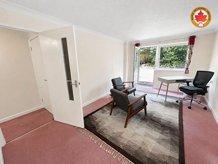 1 Bedroom Flat To Rent In Woking, GU22