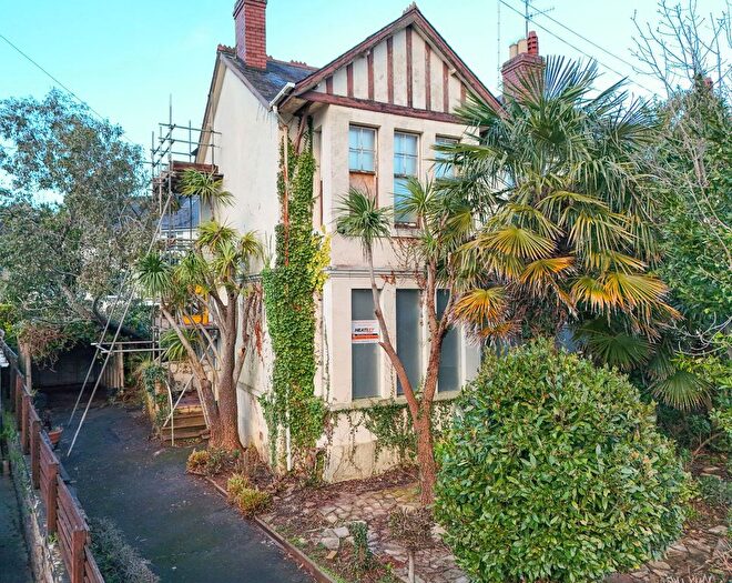 4 Bedroom Semi Detached House For Sale In Tor Park Road, Torquay, TQ2