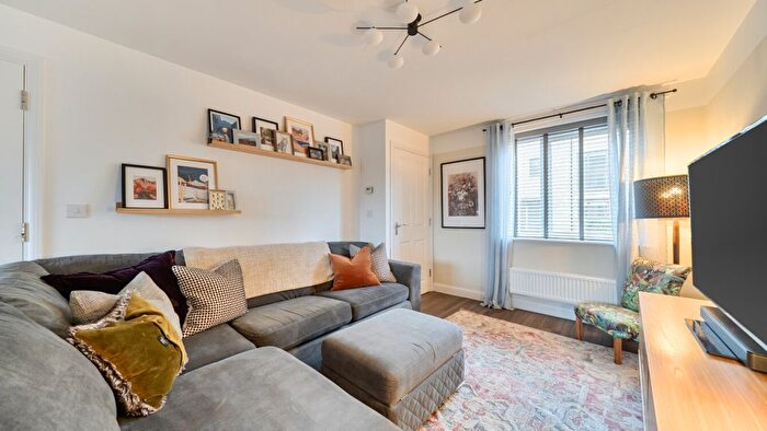 2 Bedroom Semi Detached House For Sale In Plymouth Close, Cambridge, CB3