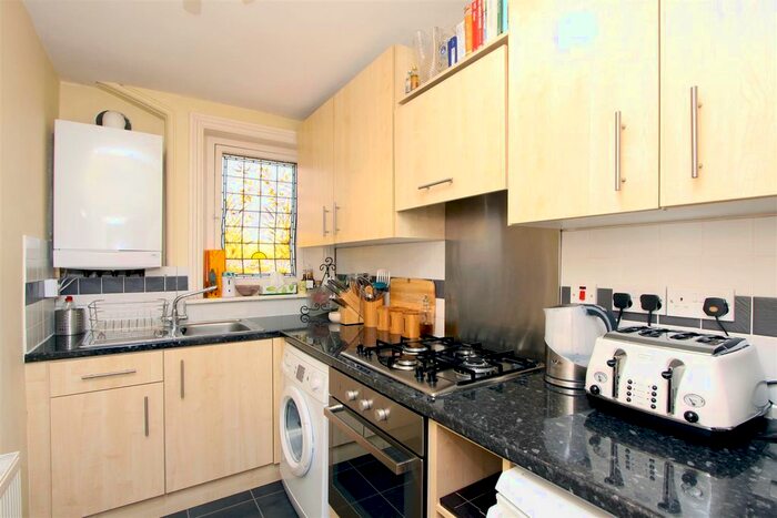1 Bedroom Flat To Rent In Haslemere Road, Crouch End, London, N8