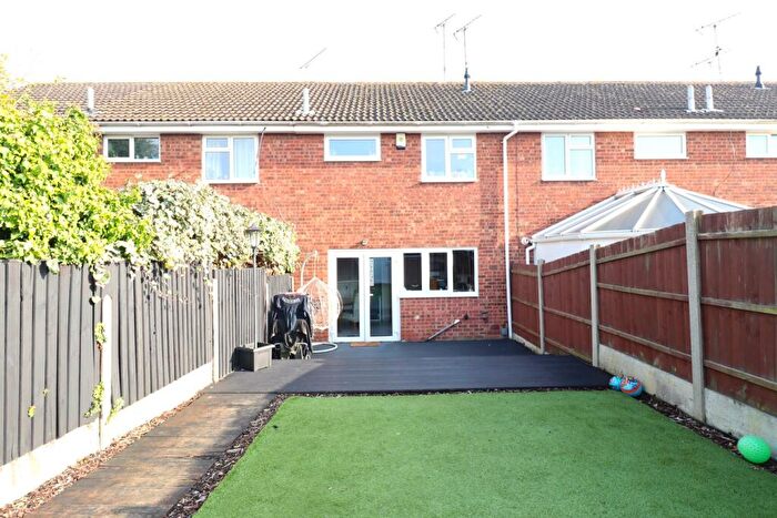 3 Bedroom Terraced House For Sale In Blackmore Walk, Rayleigh, SS6