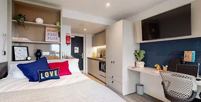 1 Bedroom Flat To Rent In Students - Chapter Ealing, Holbrook House, Victoria Rd, W3