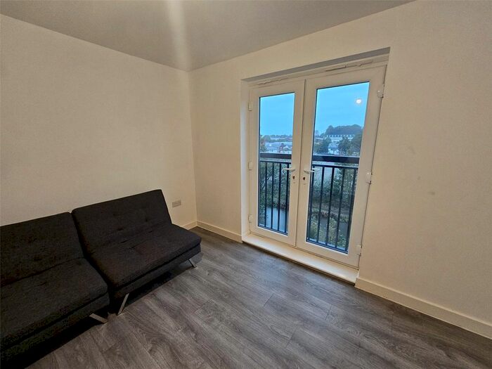 2 Bedroom Flat To Rent In Owens Road, Coventry, West Midlands, CV6