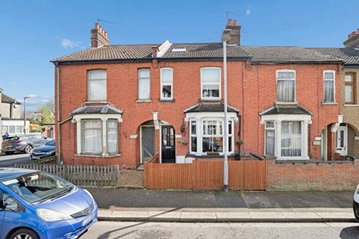 4 Bedroom Terraced House For Sale In Sandringham Road, Watford, WD24