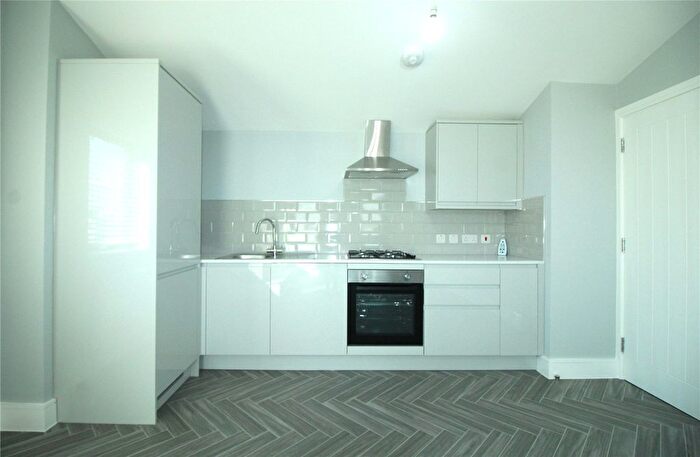 3 Bedroom Flat To Rent In Rathmore Road, Gravesend, Kent, DA11