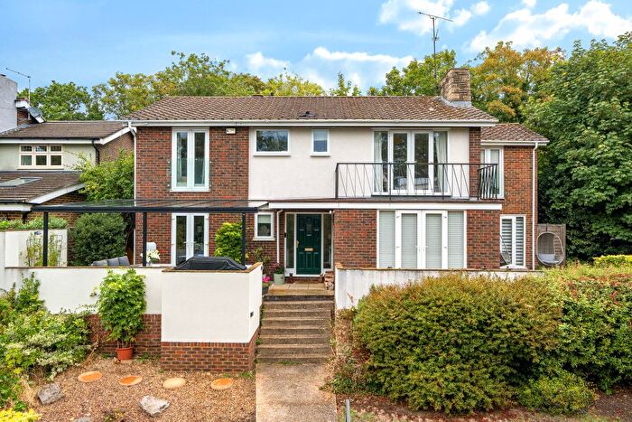4 Bedroom Detached House For Sale In St. Peters Avenue, Reading, RG4