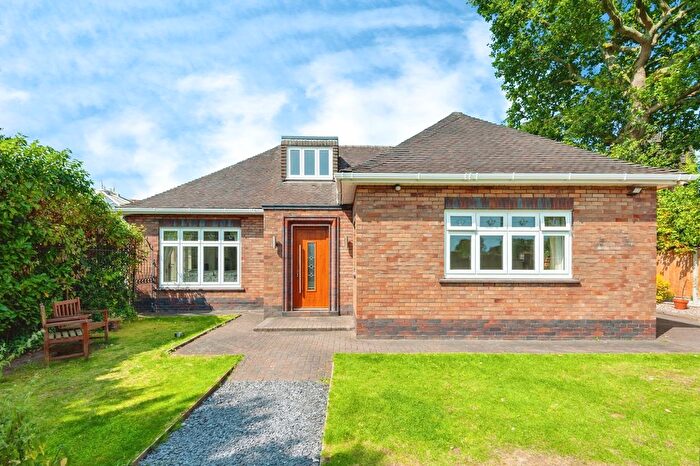3 Bedroom Bungalow For Sale In Hall Lane, Cronton, Cheshire, WA8