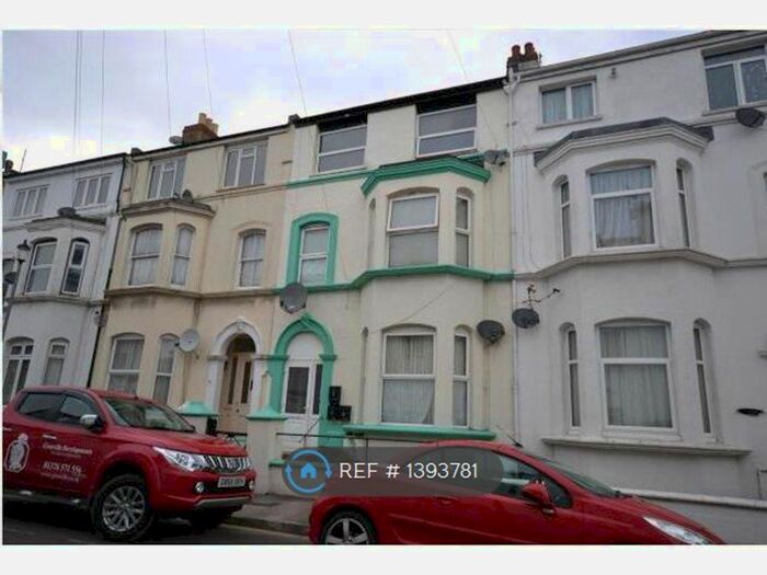 2 Bedroom Flat To Rent In Pallister Road, Clacton On-Sea, CO15