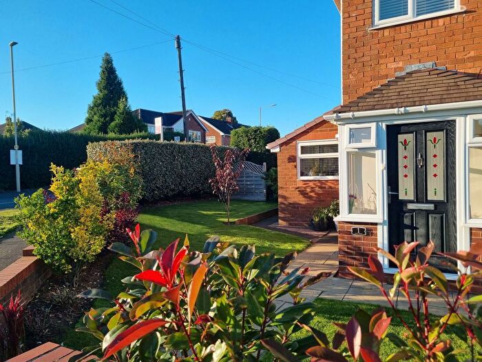 3 Bedroom Semi Detached House For Sale In Eastleigh, Northway, DY3