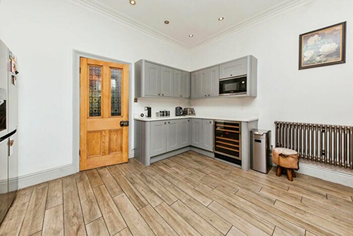 6 Bedroom Terraced House For Sale In Longton Road, Stoke-on-Trent, ST4