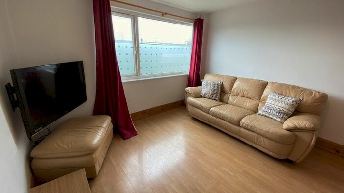 2 Bedroom Flat To Rent In Sturry Road, Canterbury, CT1
