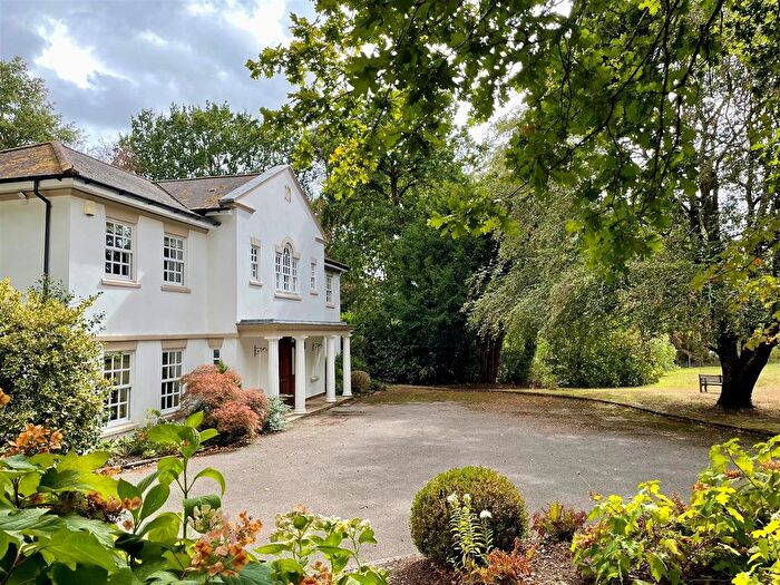 5 Bedroom Property For Sale In Hambledon Park, Hambledon, GU8