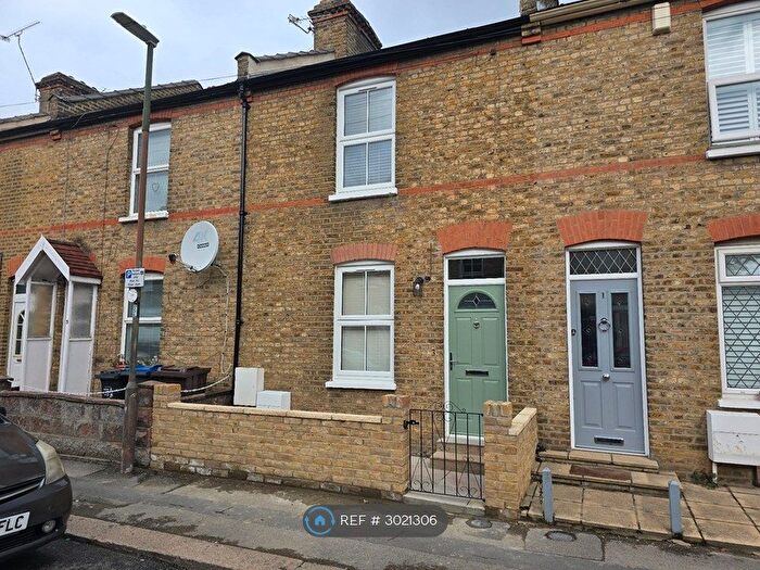 3 Bedroom Terraced House To Rent In Queens Road, Morden, SM4
