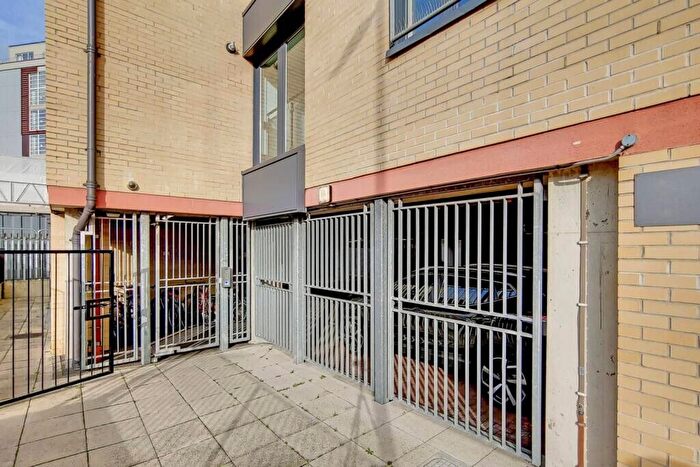 Studio To Rent In Bramley Crescent, Ilford, IG2