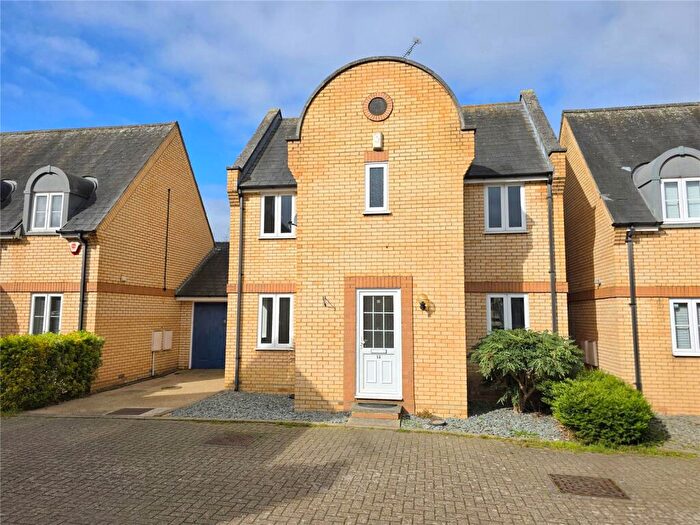 4 Bedroom Detached House To Rent In Brimsdown Avenue, Laindon, Essex, SS15