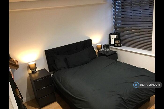 1 Bedroom Flat To Rent In Oakfield House, London, E17