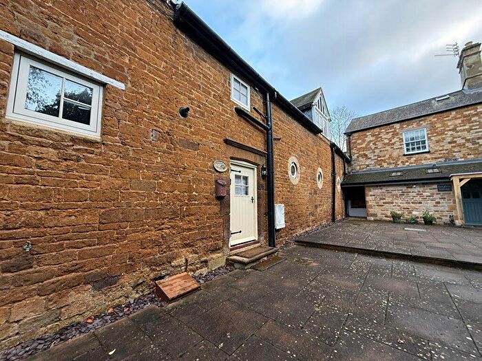 3 Bedroom Cottage To Rent In Hunting Lodge Mews, Caldecott, LE16